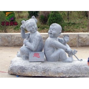 孩童石雕像
